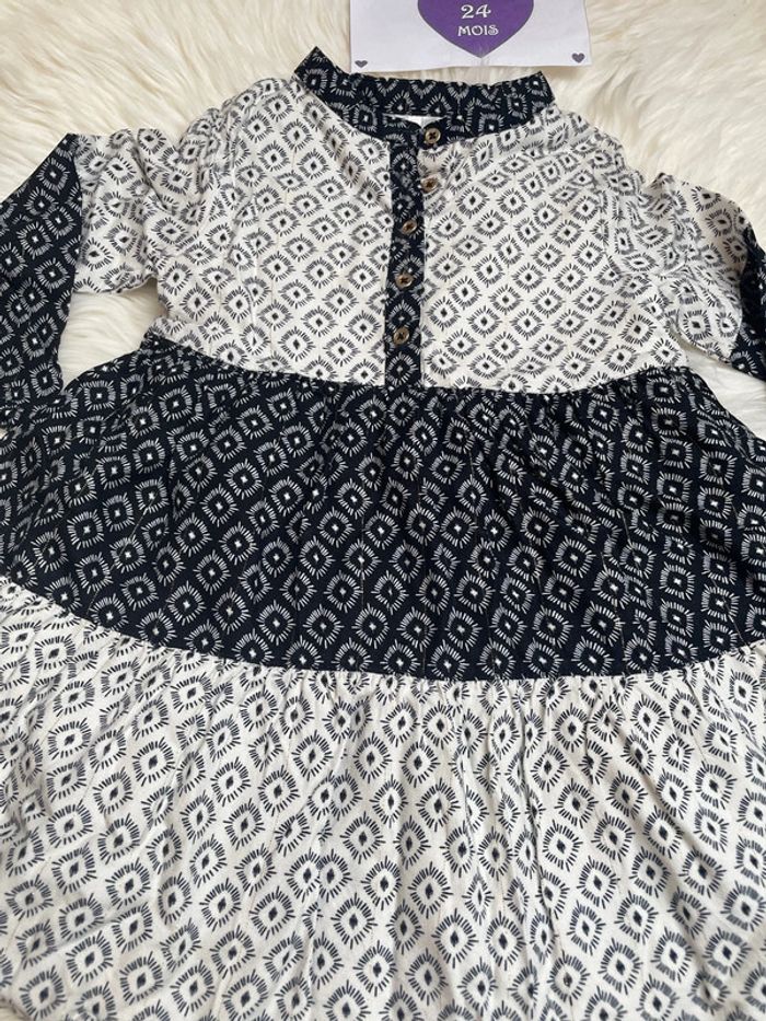 24 mois- Robe noire et blanche - photo numéro 3
