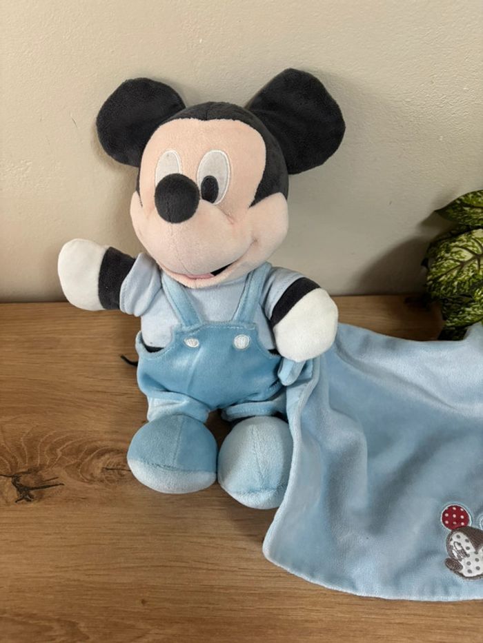 Doudou peluche Mickey salopette mouchoir bleu nicotoy Disney - photo numéro 4
