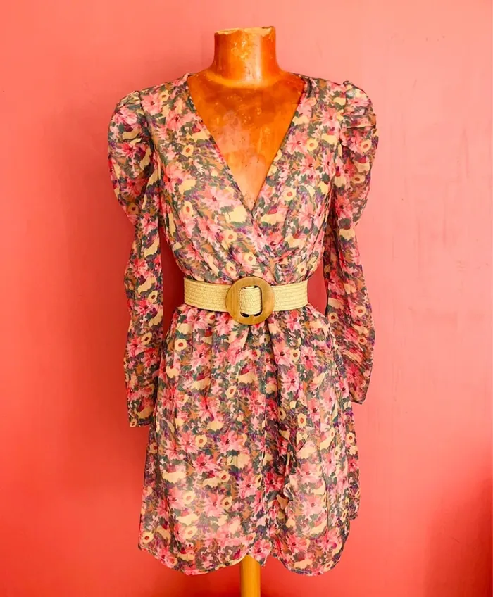 Magnifique robe fluide à fleurs