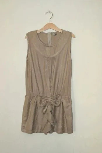 Robe beige sans manche Tape à l'oeil 8 ans