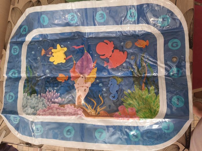 Tapis d'éveil à eau