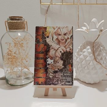 Manga dr stone tome 1 édition limitée métallisé