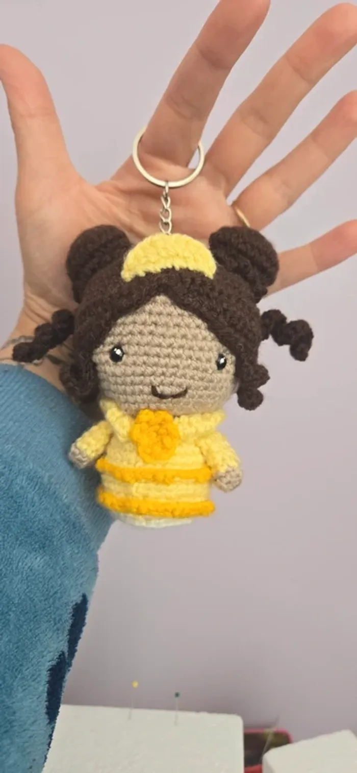 Porte clef princess jaune neuf - photo numéro 4