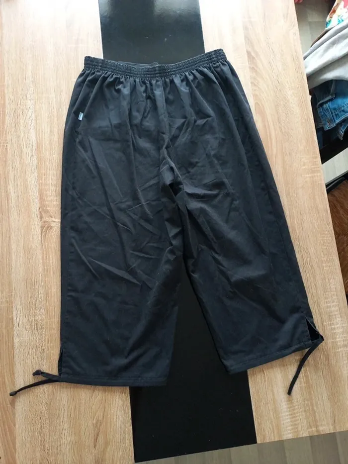 Panta-court noir T54