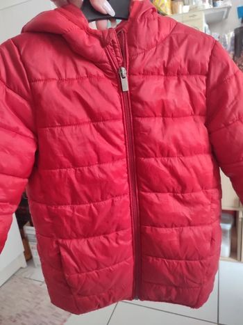 #kytie4ansunisexe. Doudoune matelassée a capuche manches longues taille 4 ans