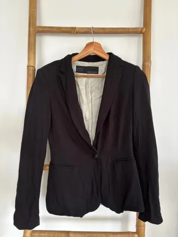 Veste blazer noire avec épaulettes