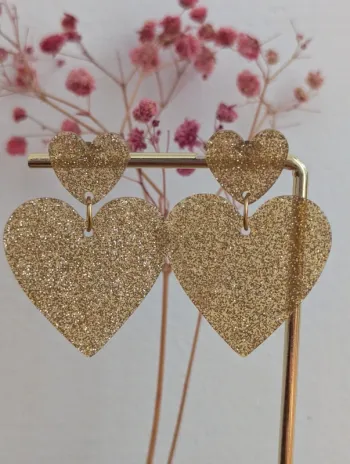 Boucles d'oreilles pendantes double cœur doré paillettes