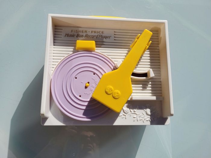Fisher Price 💿 Music Box record player, tourne-disque, boîte à musique 📀 - photo numéro 4