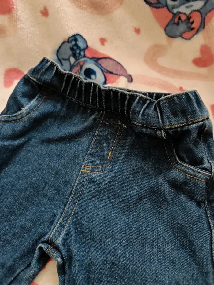 Jeans mot d'enfants taille 12 mois - photo numéro 2