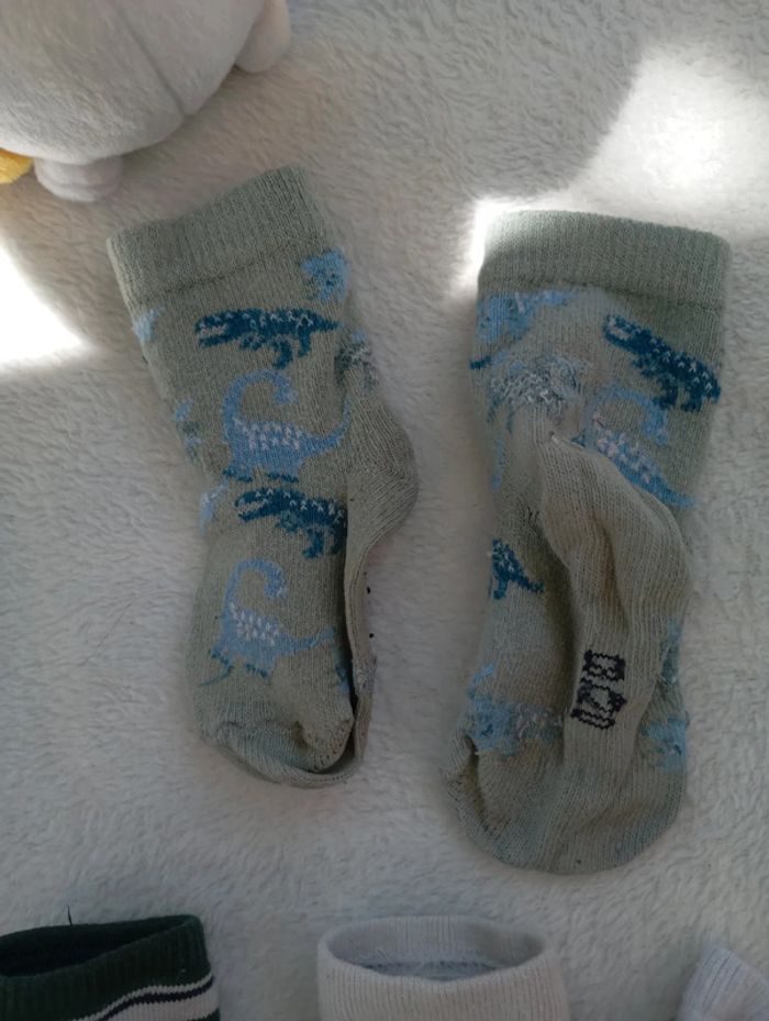 Lot de 11 paires de chaussettes taille 18/22 - photo numéro 4
