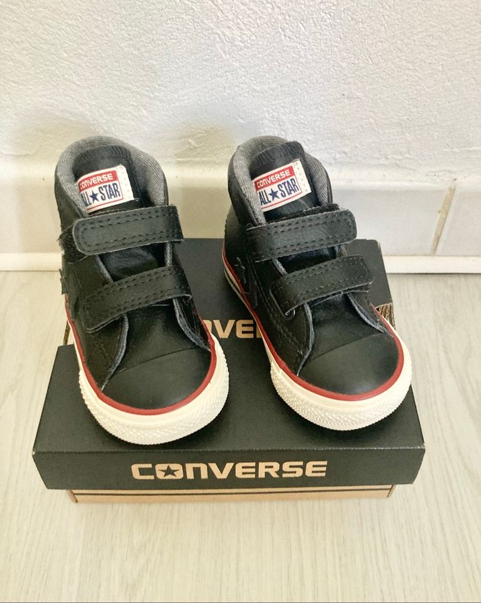 Converse noires T20