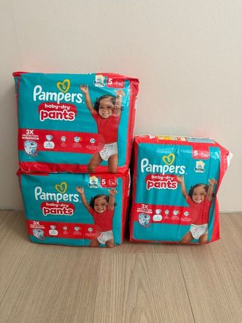 108 couches Pampers pants taille 5