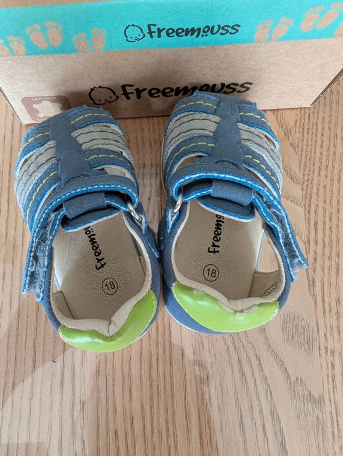 Chaussures premiers pas garçon taille 18 - photo numéro 5