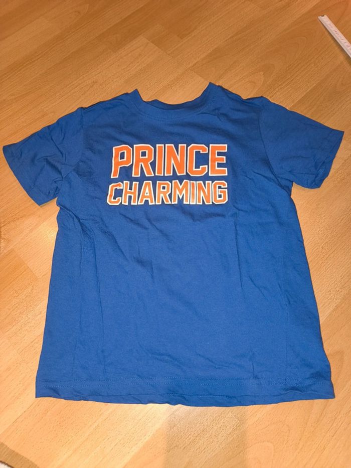 T-shirt bleu taille 9-10 ans jamais porté
