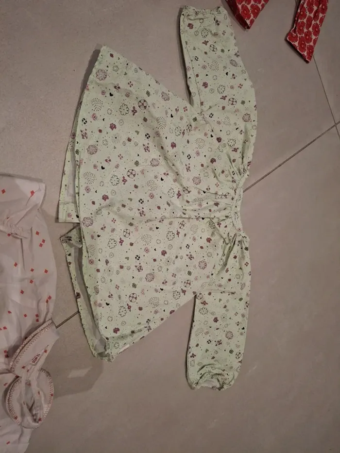 Lot de blouses légères été - photo numéro 4