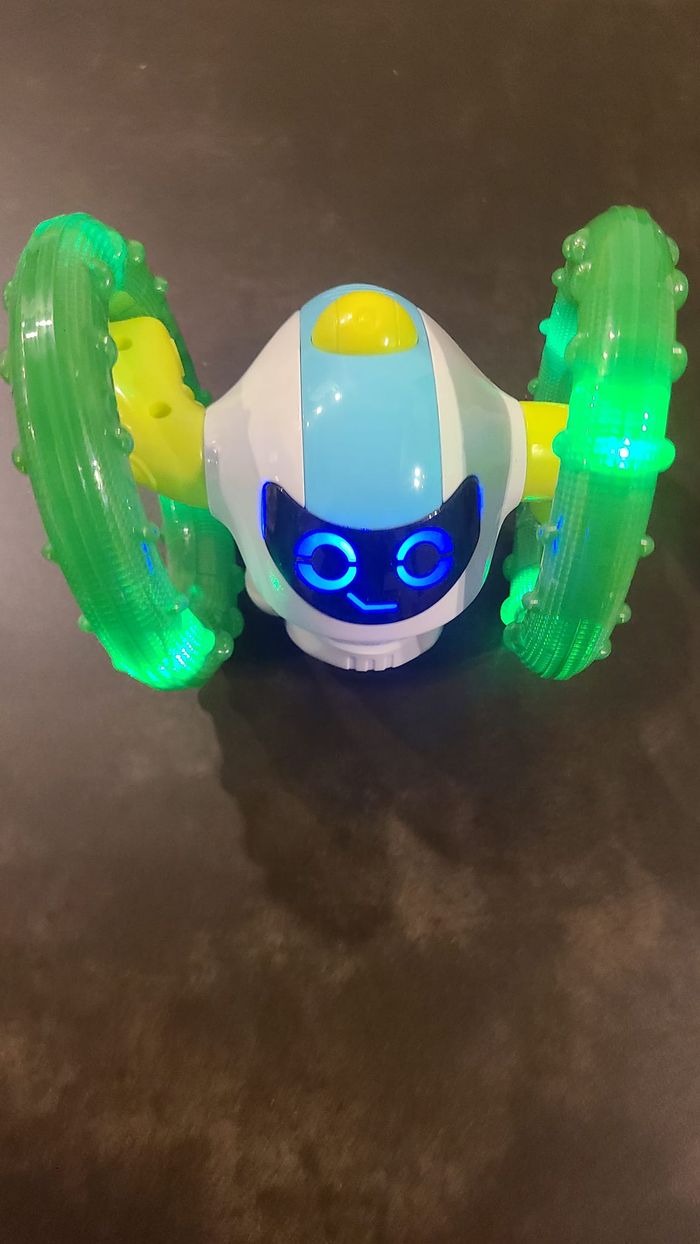 ONE TWO FUN Mon robot rigolo lumineux - photo numéro 3