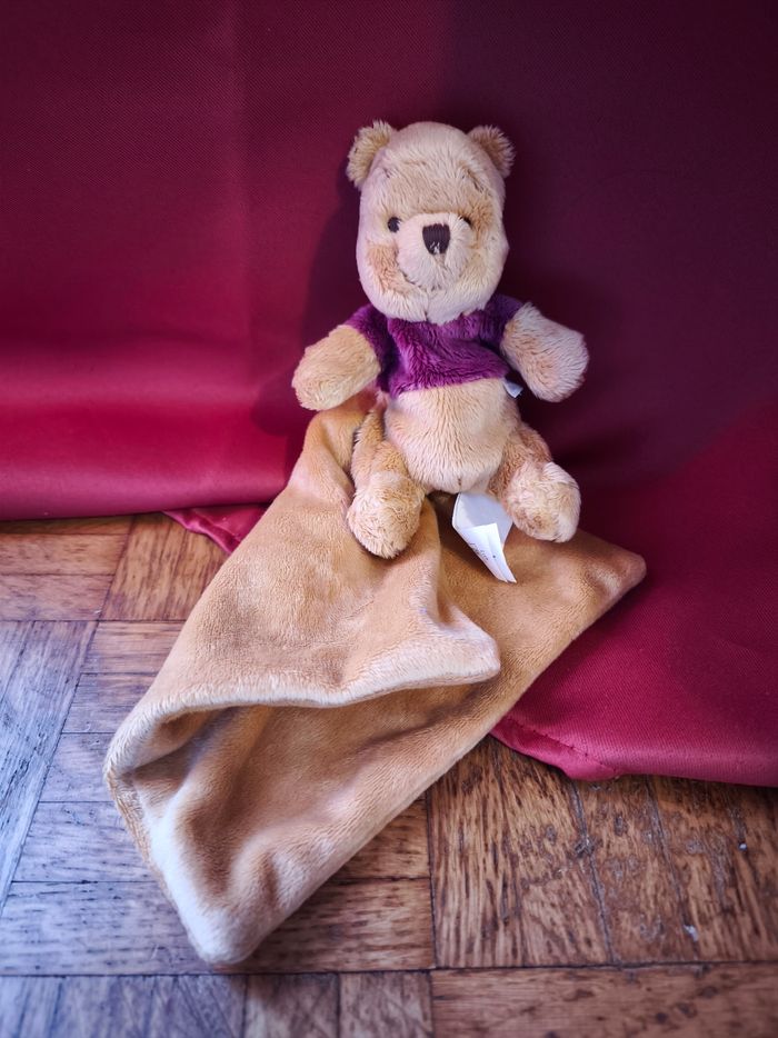 Doudou Winnie l'ourson Disney