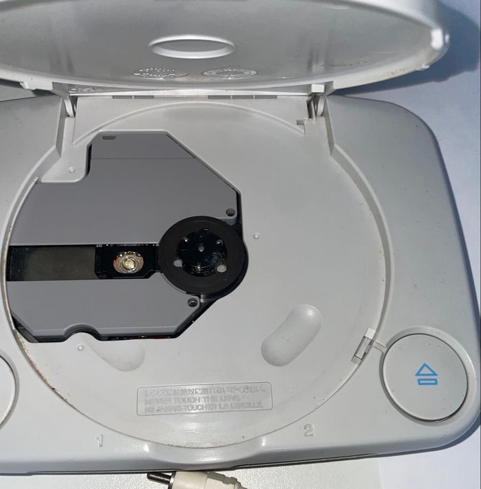 lot PS1 PSone Playstation + câbles, manettes et cartes mémoires - photo numéro 6