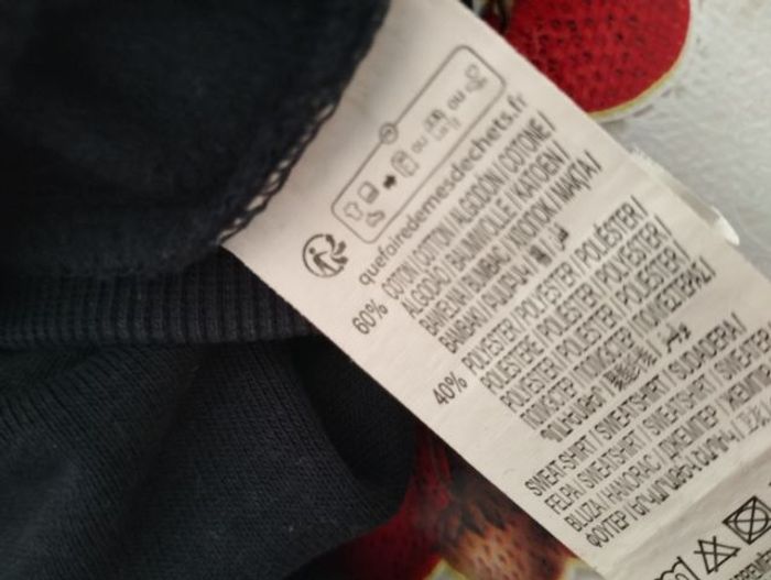 Pull noir kiabi (5 ans) 108-113 cm 60% coton 40% polyester - photo numéro 2