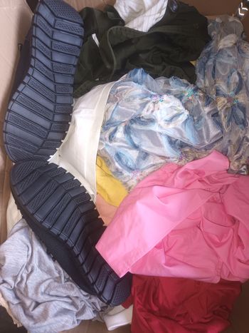 Lot revendeur vêtements neuf