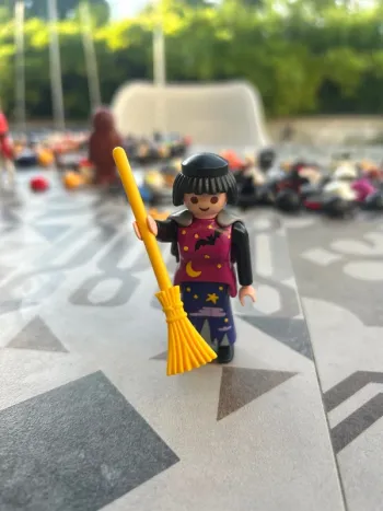 Figurine Playmobil sorcière balai cape