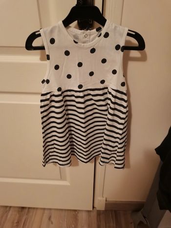 Robe blanche à rayures et à pois