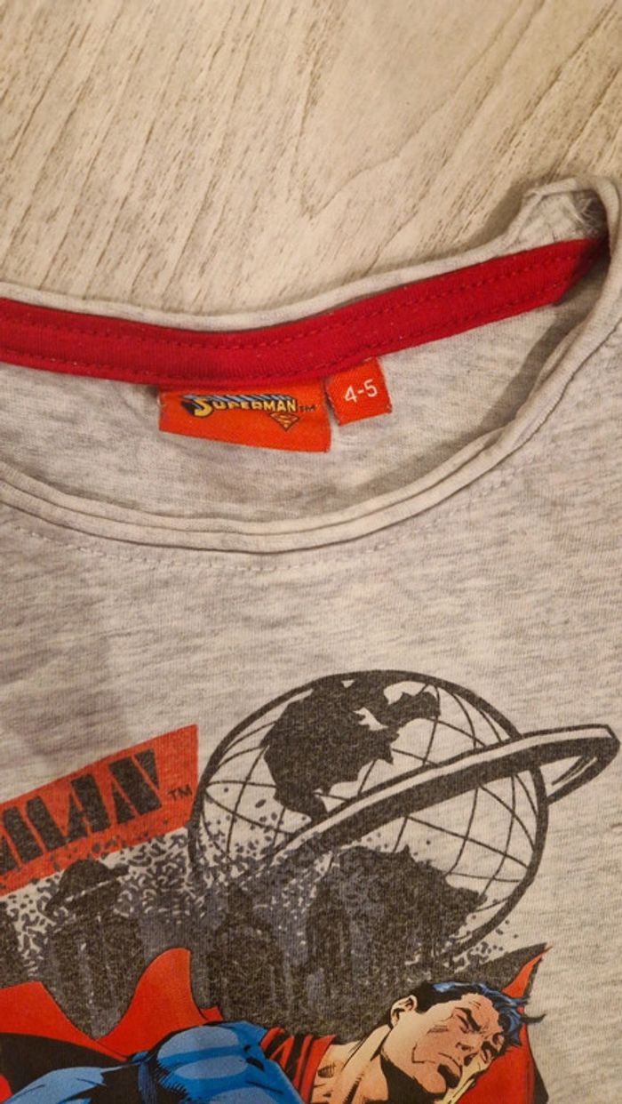 Tee shirt manches courtes Superman 💣 4 / 5 ans - photo numéro 3