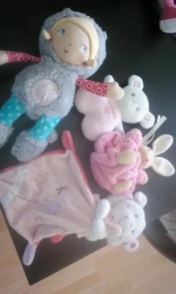 Lot de 4 doudous