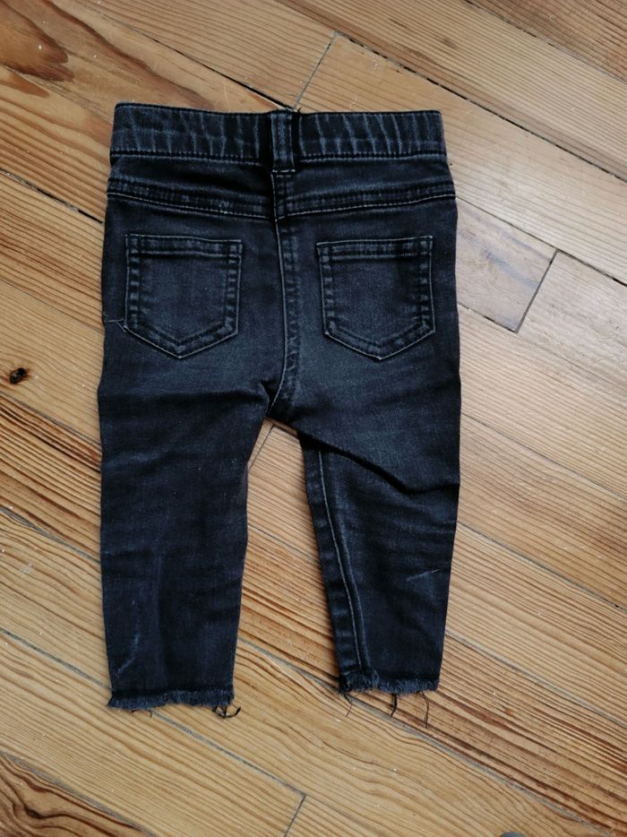 Jean slim 9 mois - photo numéro 2