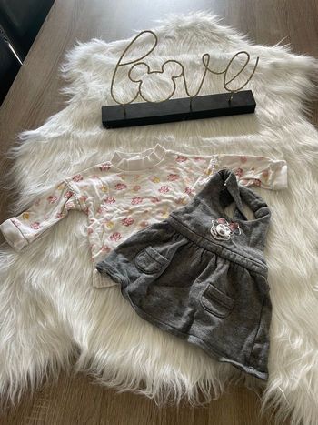 Très jolie ensemble deux pièces minnie disney taille 9 mois