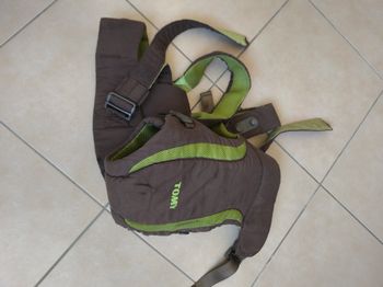 Porte bébé Tomy