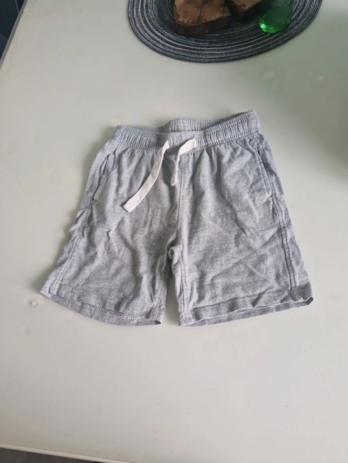Short fin 6 ans