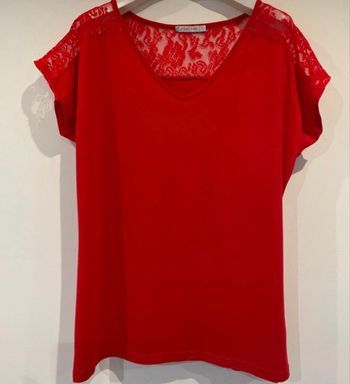 Tee-shirts T.40  avec dentelle 