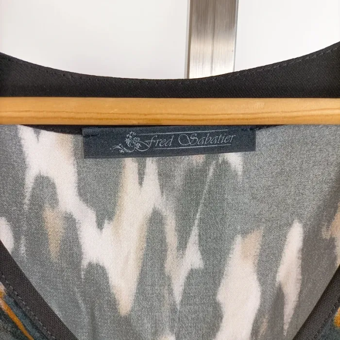 Tunique imprimée italienne Fred Sabatier taille 46, 100 % viscose fluide et chic A1365 - photo numéro 3