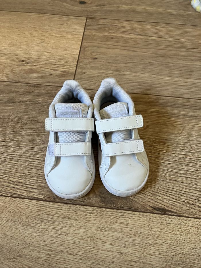 Basket adidas 22