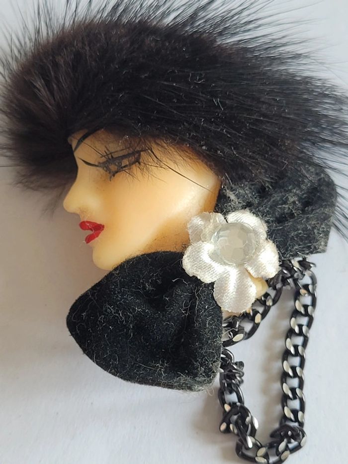 Broche vintage tête de femme - photo numéro 4