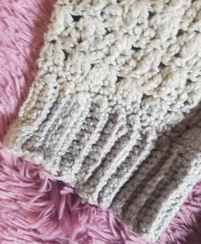 Pull gris perle au crochet - photo numéro 2