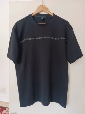 Tee shirt