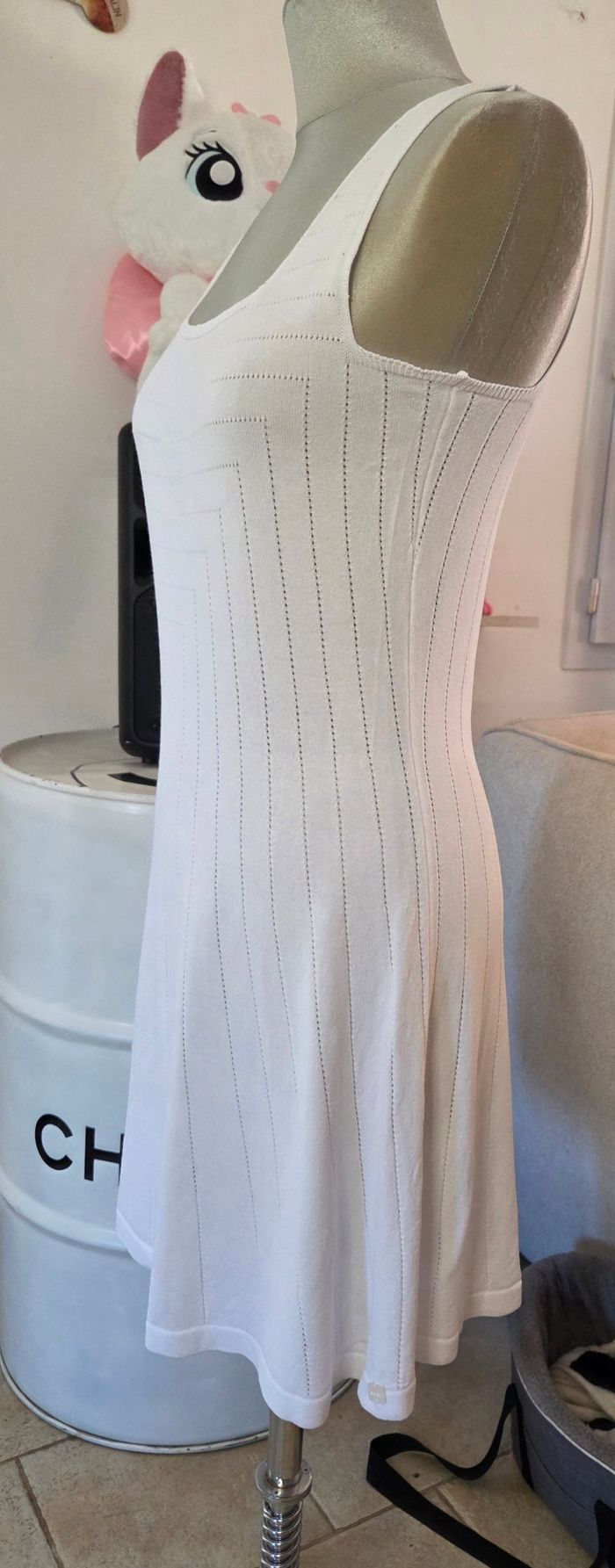 Robe Cop Copine blanche maille extensible T36-40 coupe évasée chic excellent état - photo numéro 5