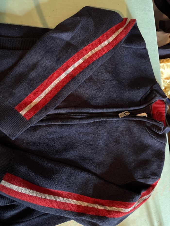 Vends gilet okaidi 8 ans très bon état