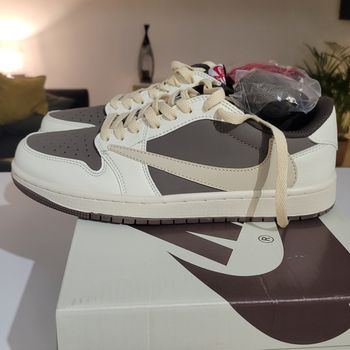 Basket nike air jordan 1 low ×travis scott