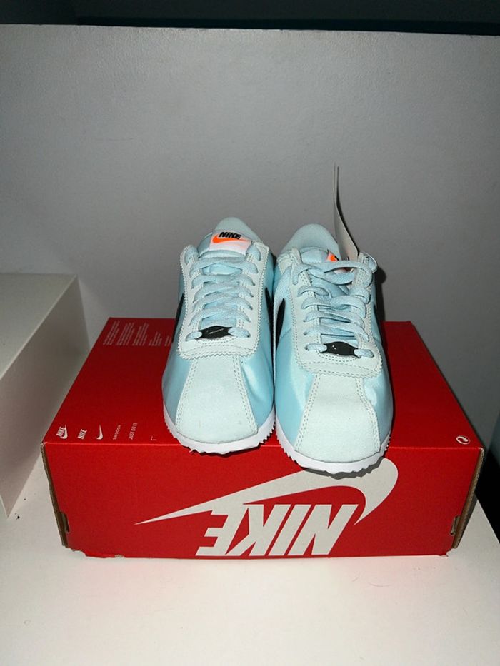 Basket Nike taille 35.5 unisex - photo numéro 4