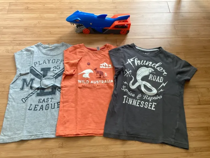 8 ans - Set de 3 t-shirt manches courtes - 2 gris et 1 orange