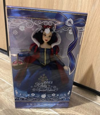 Poupée Blanche-Neige édition spéciale fêtes en édition limitée Holiday 2025 Noël