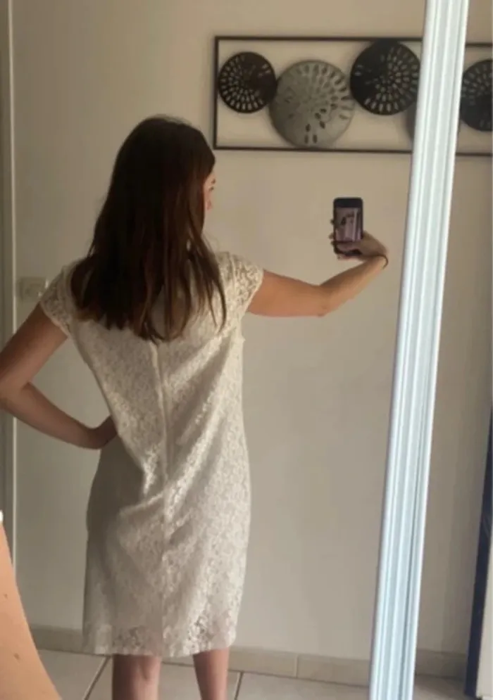 Robe blanche en dentelle - photo numéro 6