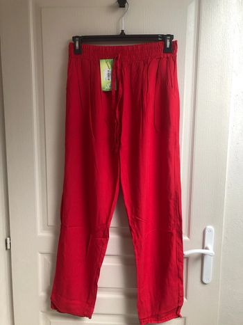 Pantalon léger rouge taille 40 neuf
