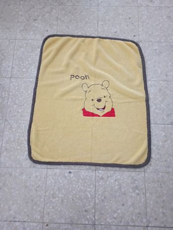 Couverture/plaid Winnie l Ourson