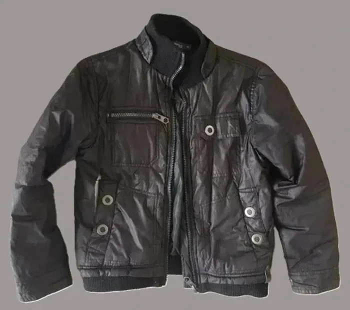 Blouson garçon noir 10 ans – Bon état – Tout Simplement