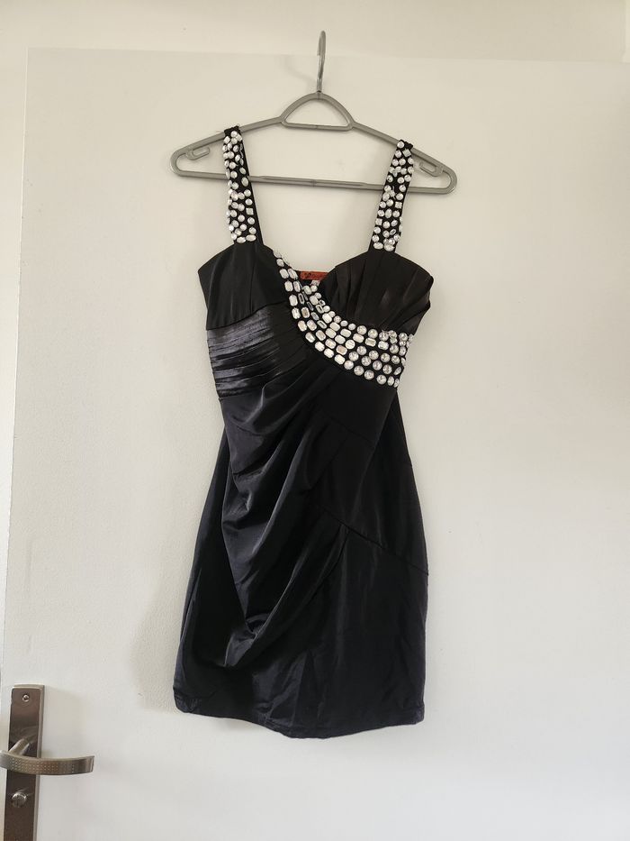Robe noire strass