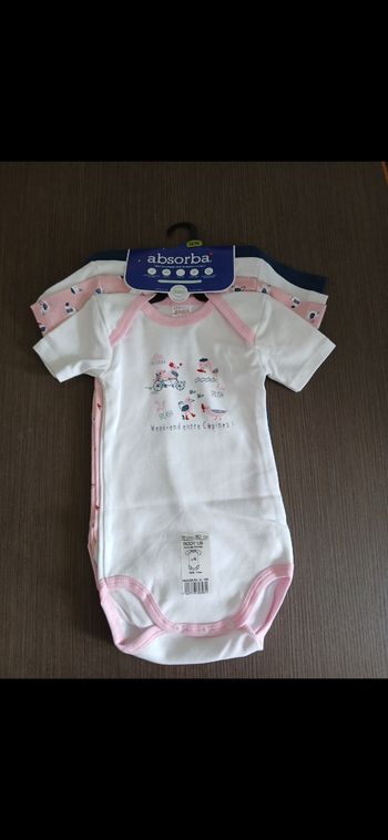 Lot de 4 bodies fille manches courtes absorba 18 mois